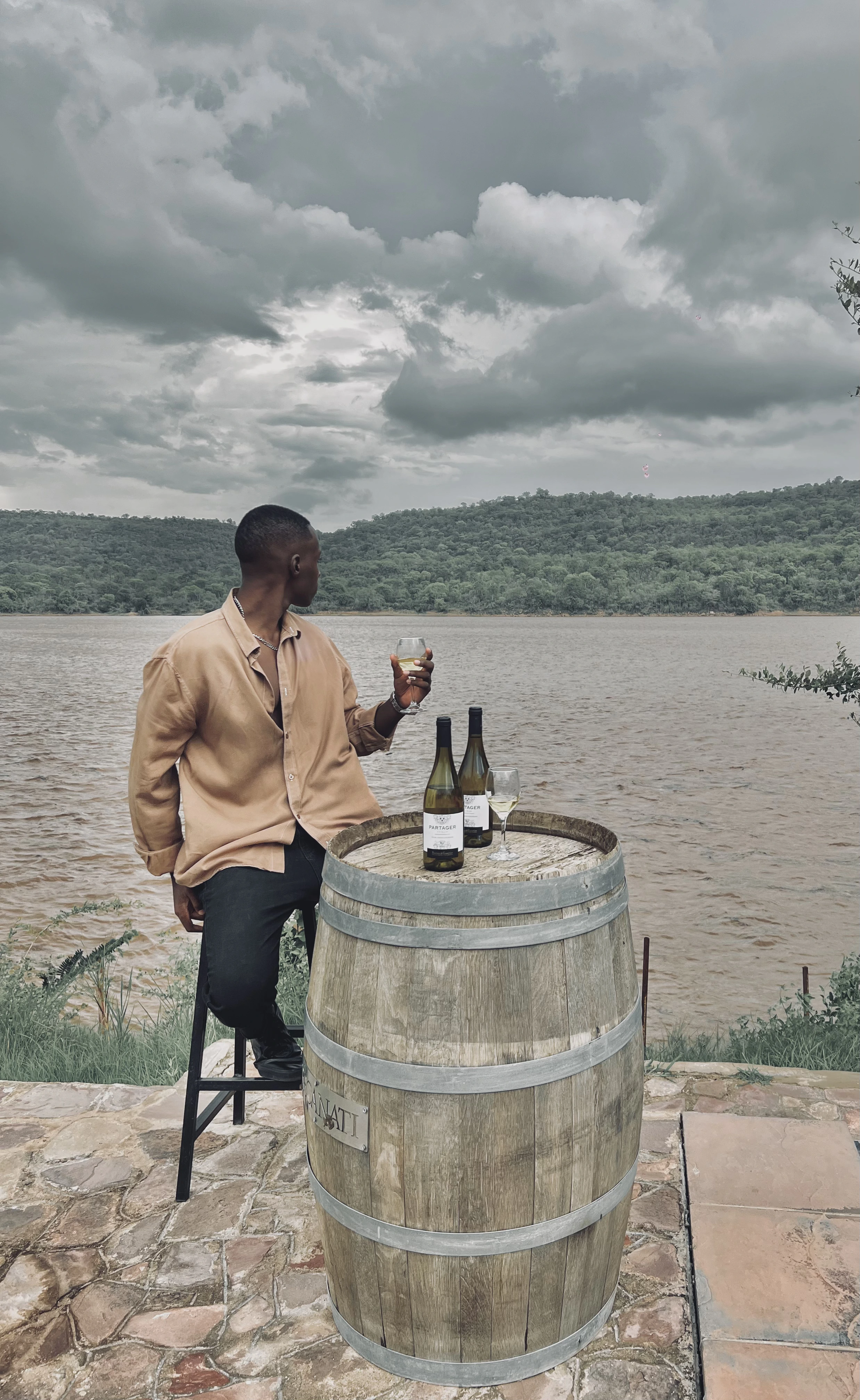 Lifestyle champagne moments along the Zambezi river
